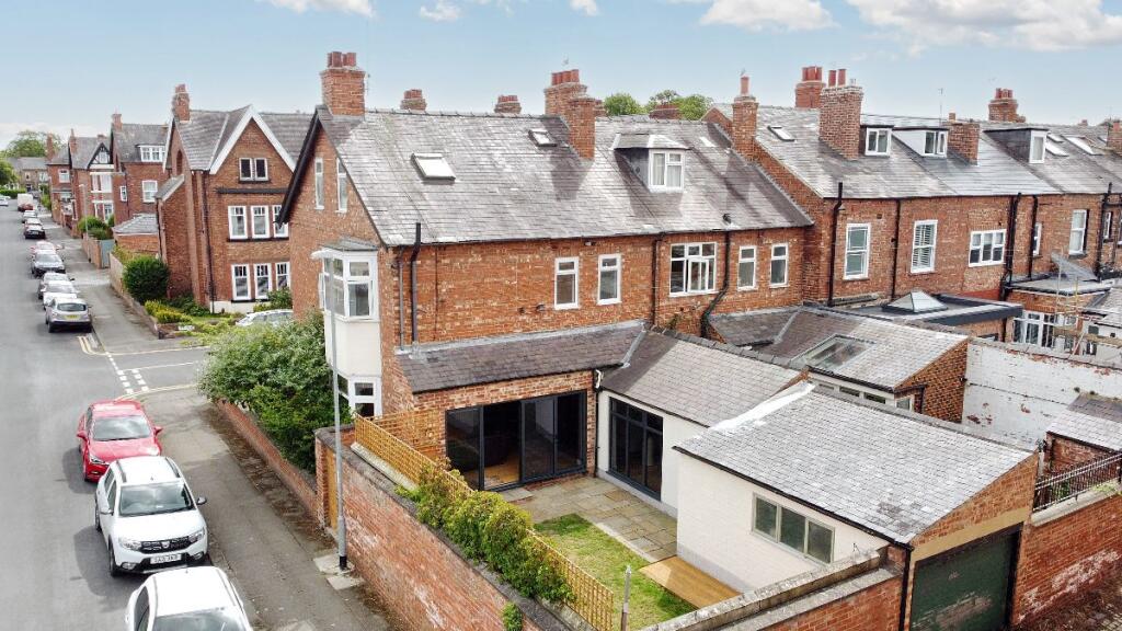 Elevated rear external