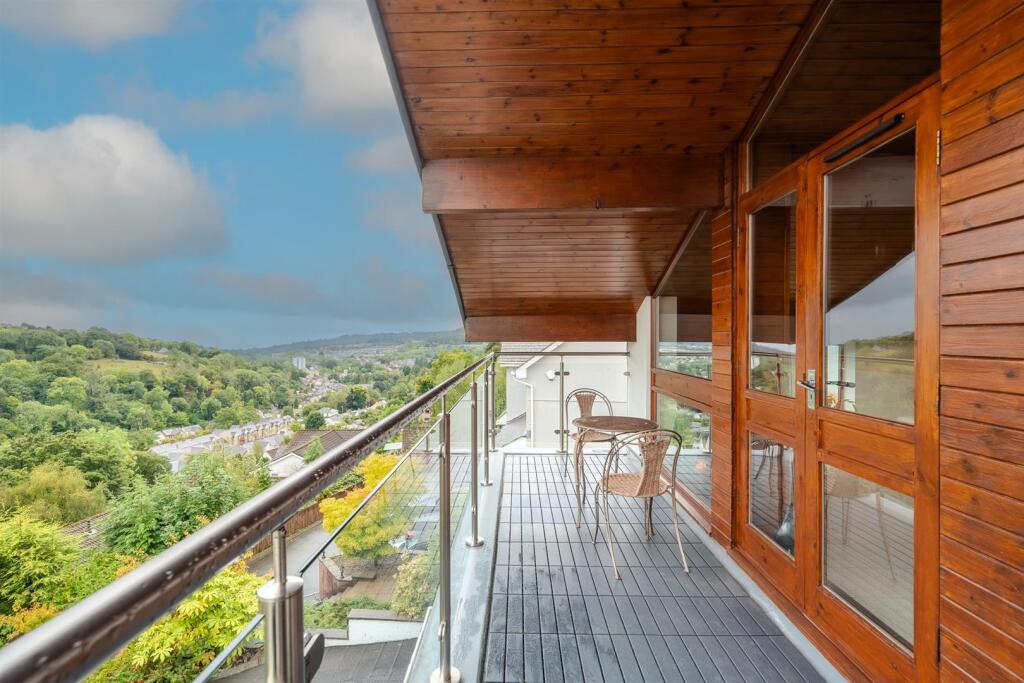 19 Oaks Court-24.jpg