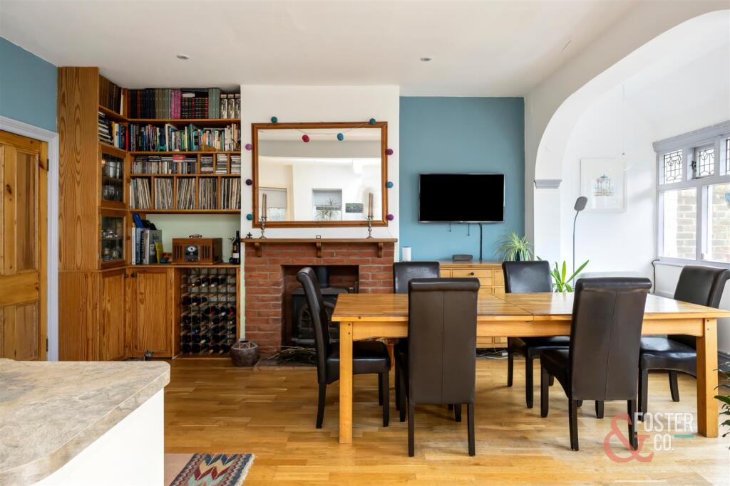 Bigwood Avenue, 21-018.JPG