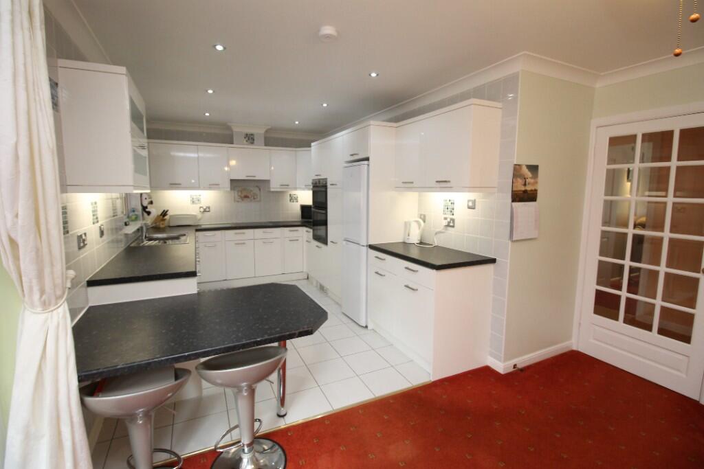 Kitchen/Dining area