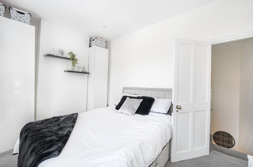 1324775-15-687609...