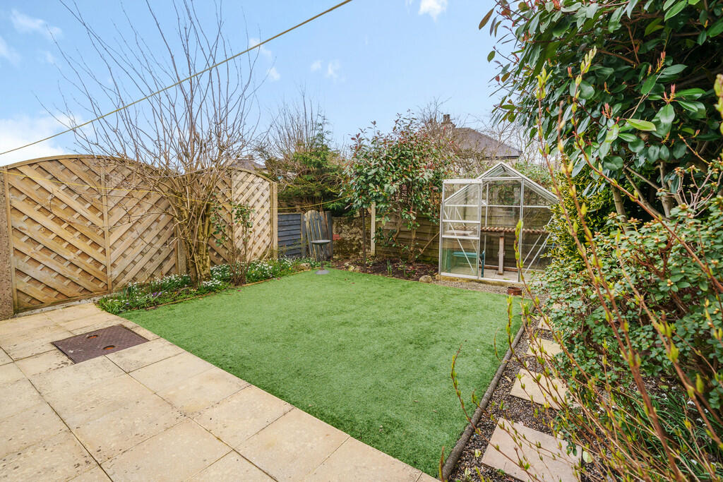 Rear Landscaped G...