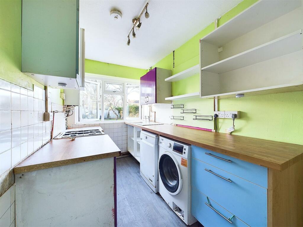 5 - Semi-detached house for Auction, Kingswood, Br