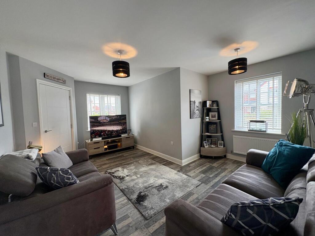 55 Walker lounge.jpg
