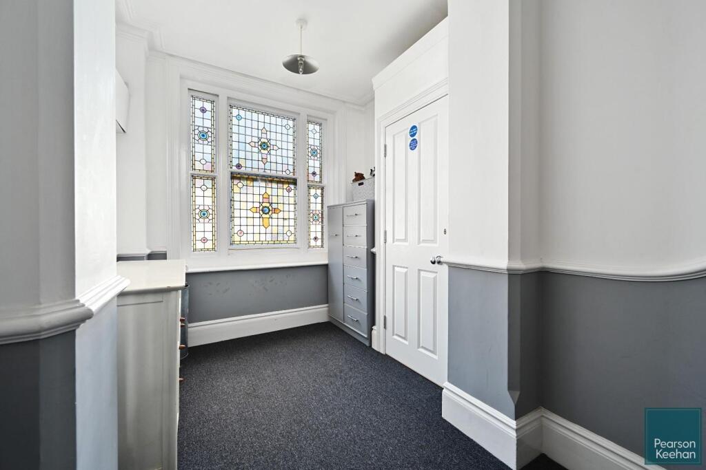 1st-floor-flt-7-college-terrace-bn2 (1).jpg