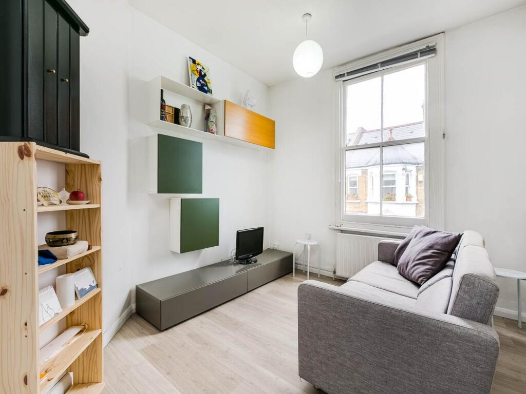 Dawes Road 104 FLAT 