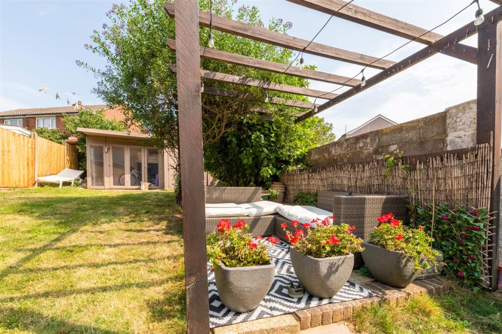 12 Oakapple Road-21.jpg