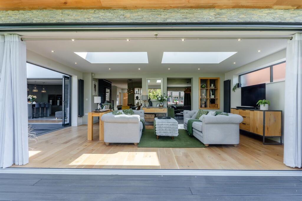 8645460-exterior14.jpg