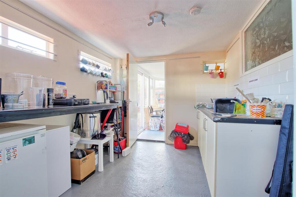 Kitchen - studio.jpg