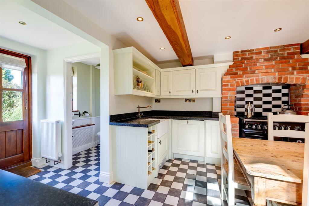 74 Main Street, Thornton