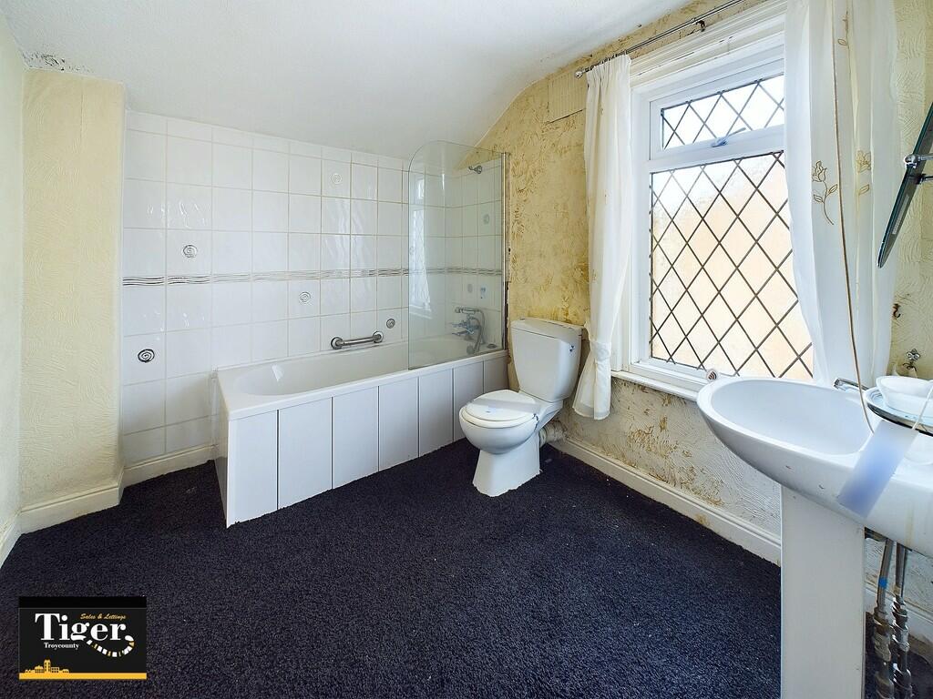 CAM02176G0-PR0386...