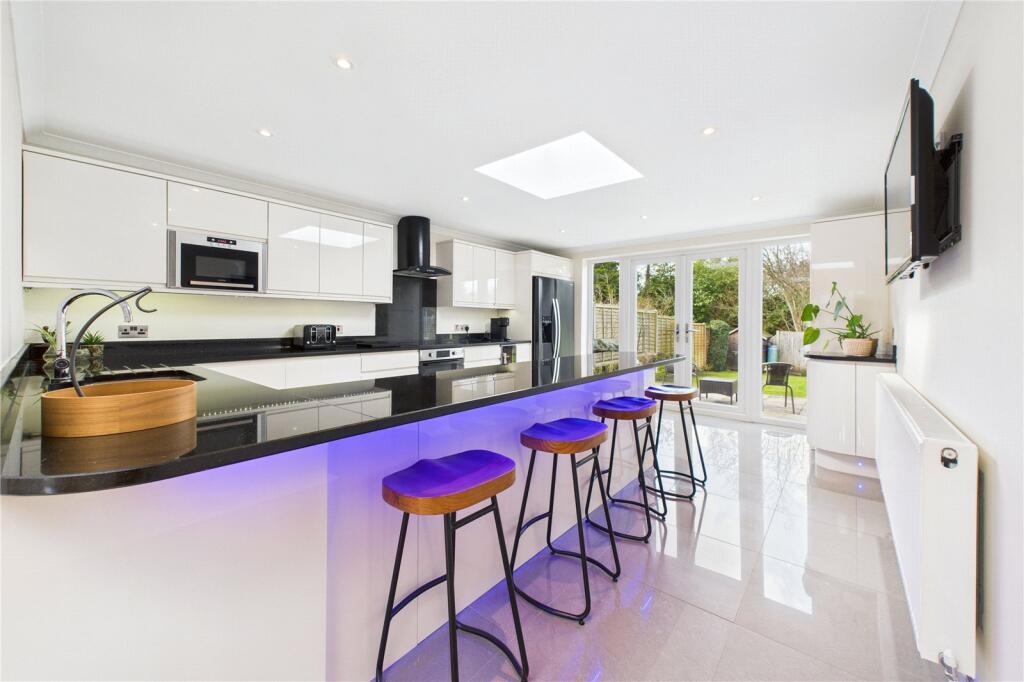 Kitchen/Breakfast Rm