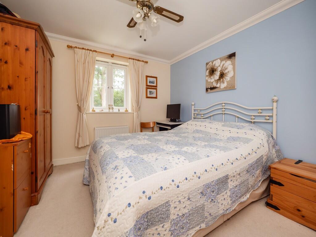 6RectoryClose Bed...