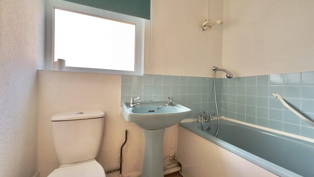 8BA63186-74F9-46B...