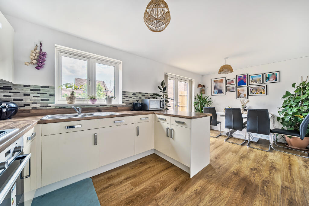 36682363cf96c1e1293731arw36