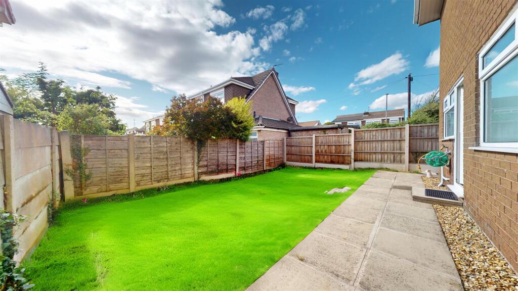 Linford Grove Rear Garden