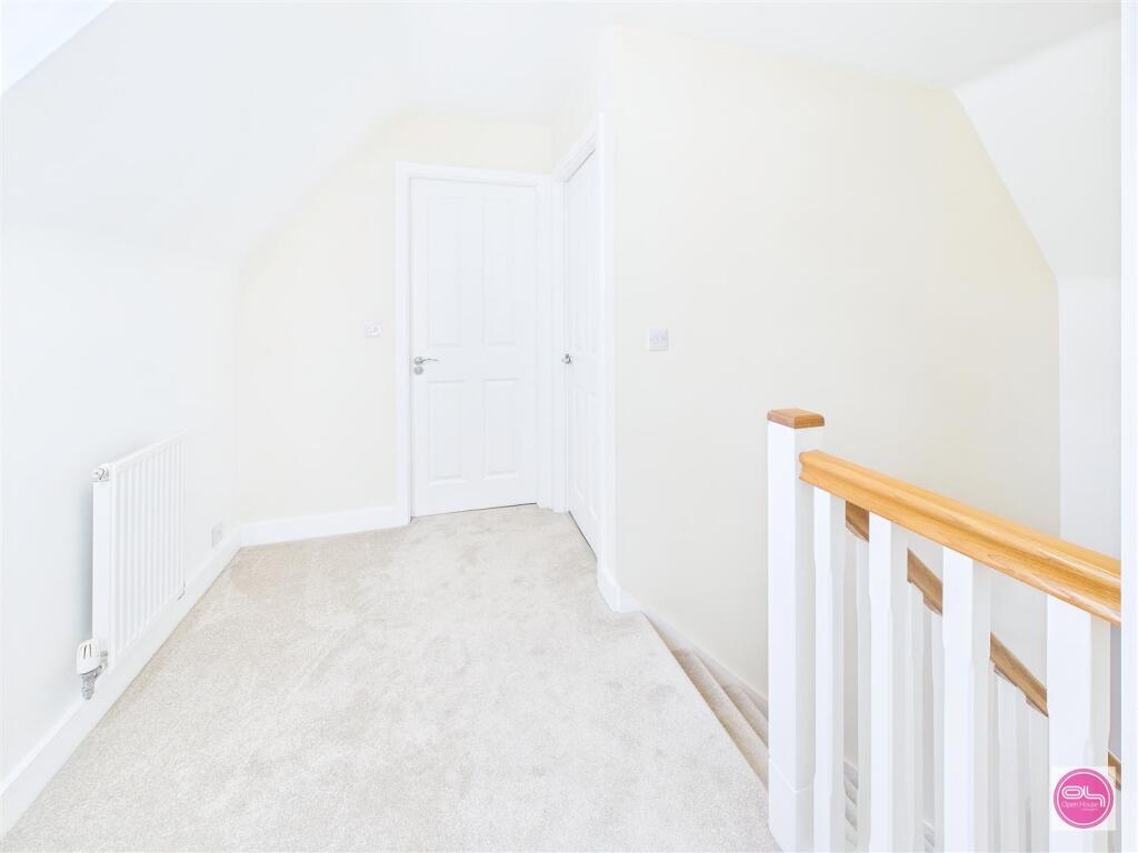 Henley Grove, Church Gresley (30).jpg