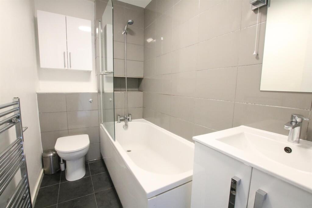 Bathroom.JPG