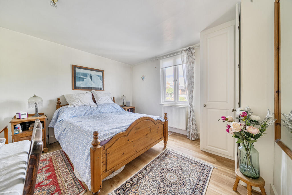 1348399-23-68bef8...