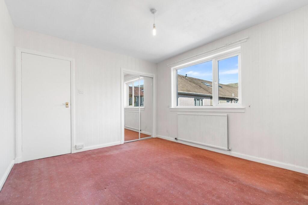 17_10 millburn gardens, largs (12).jpg