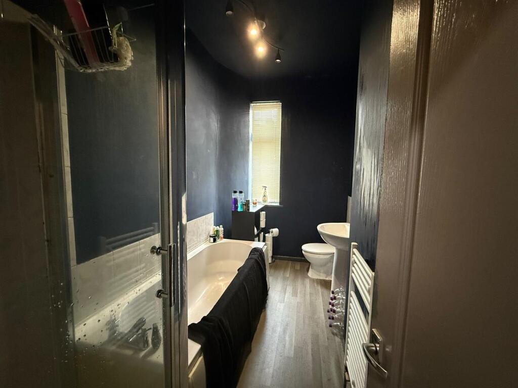 Bathroom.jpg