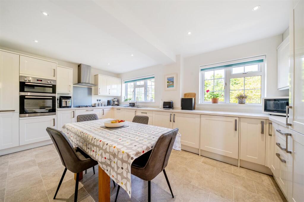 Kitchen/Breakfast Room