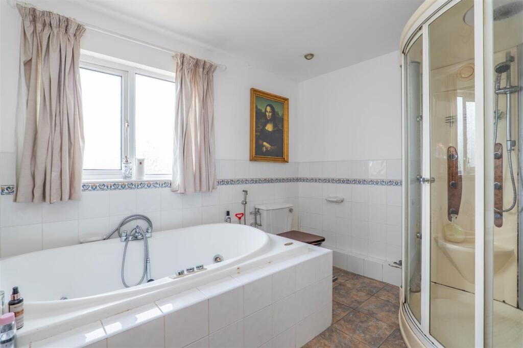 Master Bedroom Ensuite