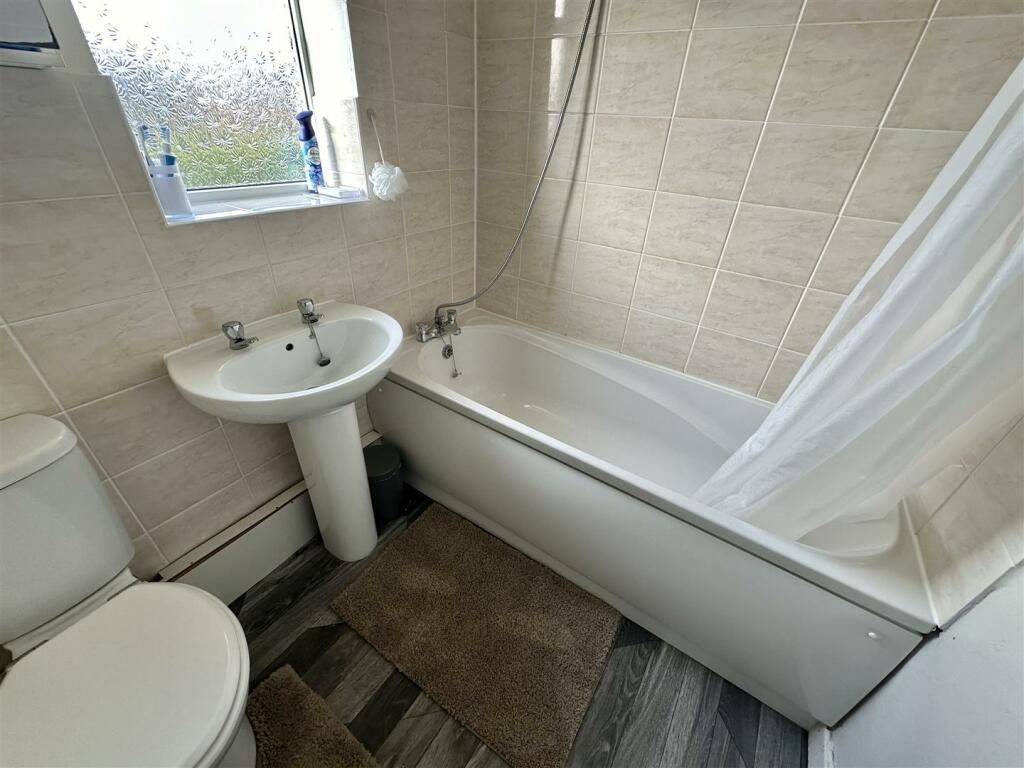 Bramleys Estate Agents - Moorcroft Drive - Dewsbur
