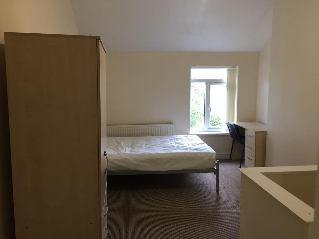 ROOM 4