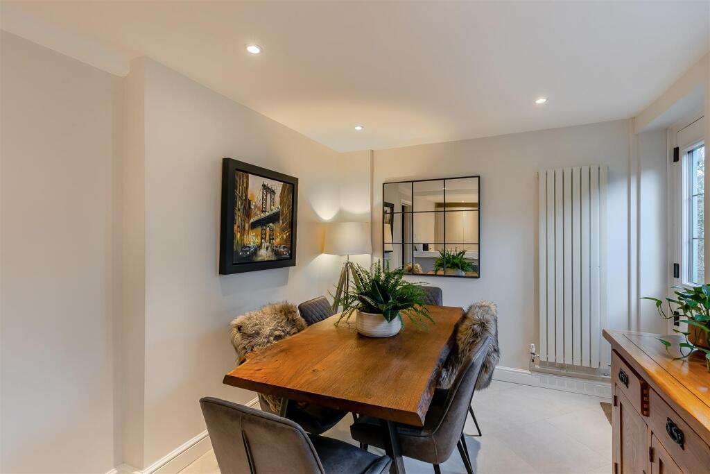 8632704-interior36.jpg