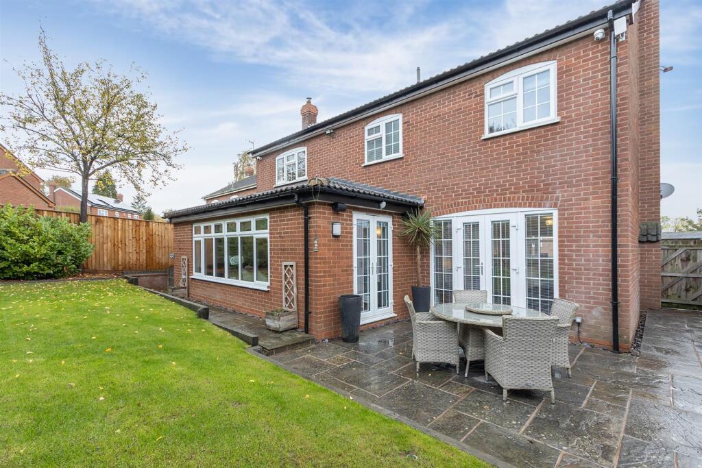 Tanglewood, 16 Fir Tree Lane
