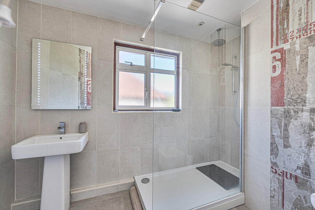 1348511-22-68bef3...