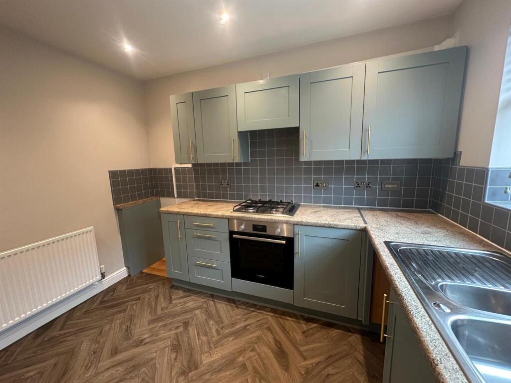 KITCHEN: