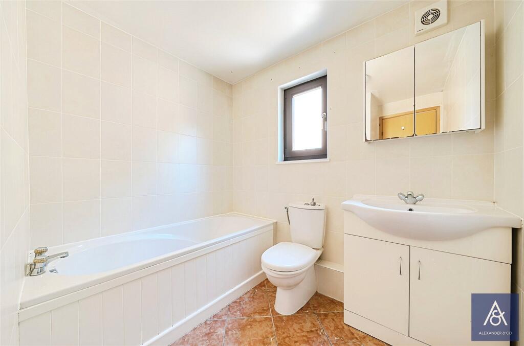 En-Suite Bathroom