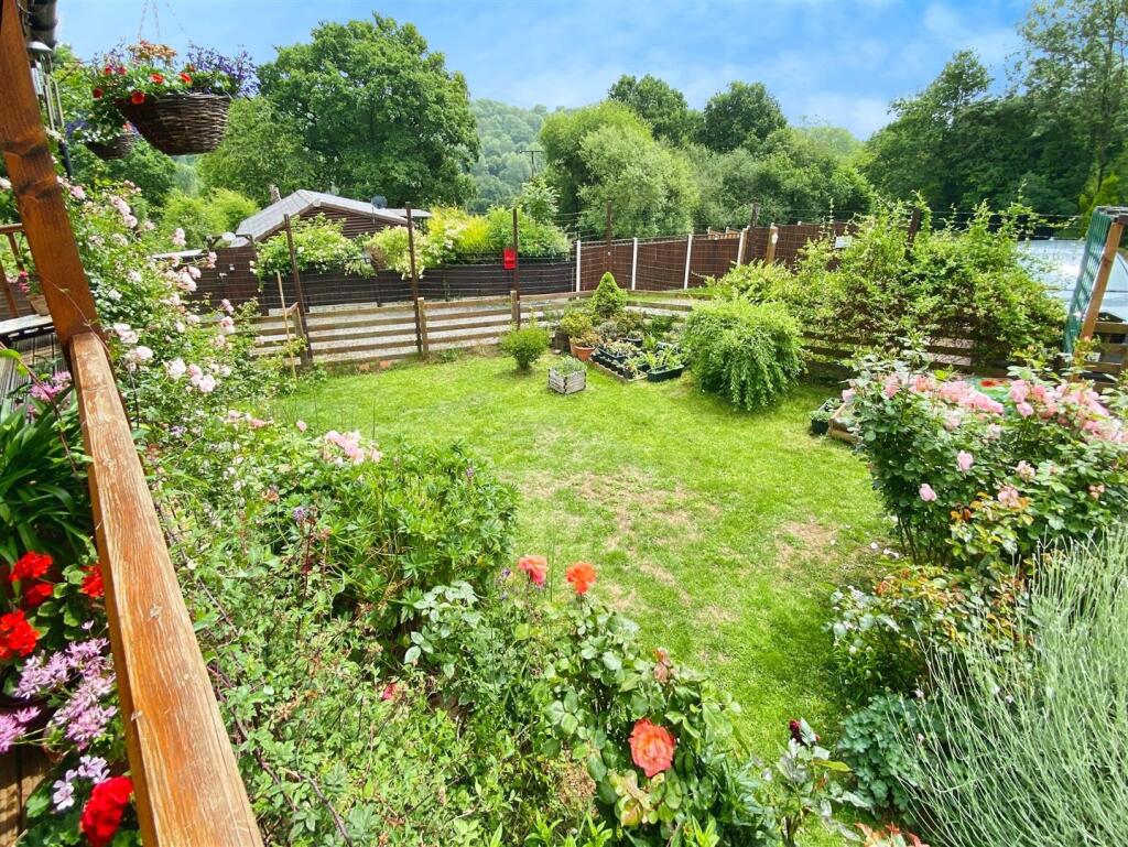 8898423e--41B7-9ECA-31C8056EC10B-10074-0000051A252