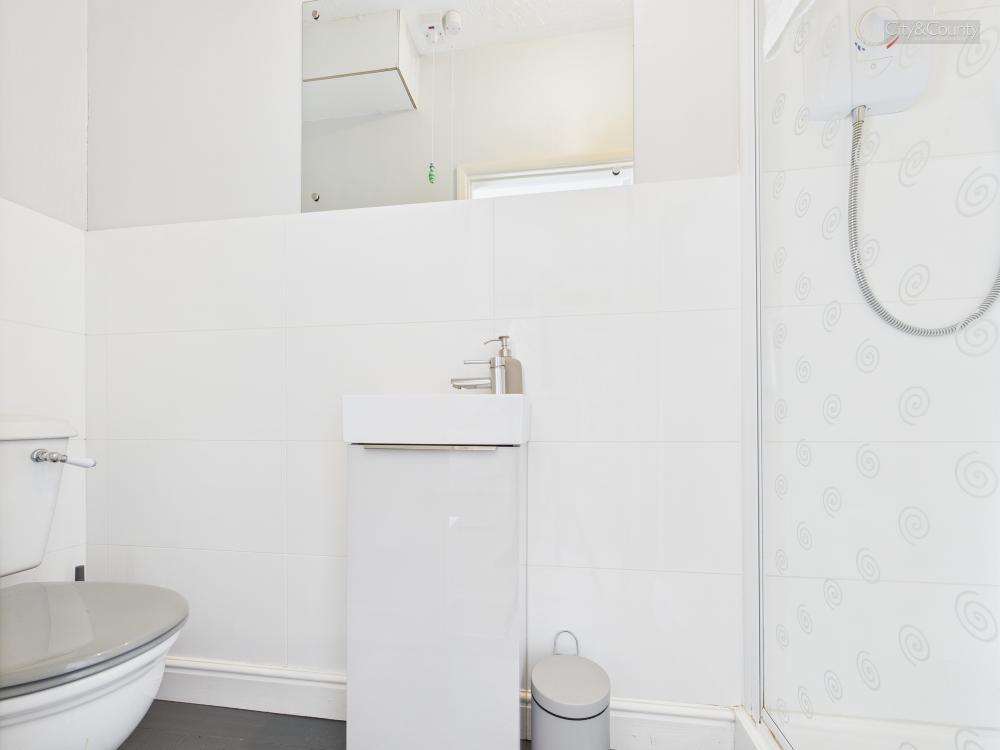 En-Suite To Bedroom Three