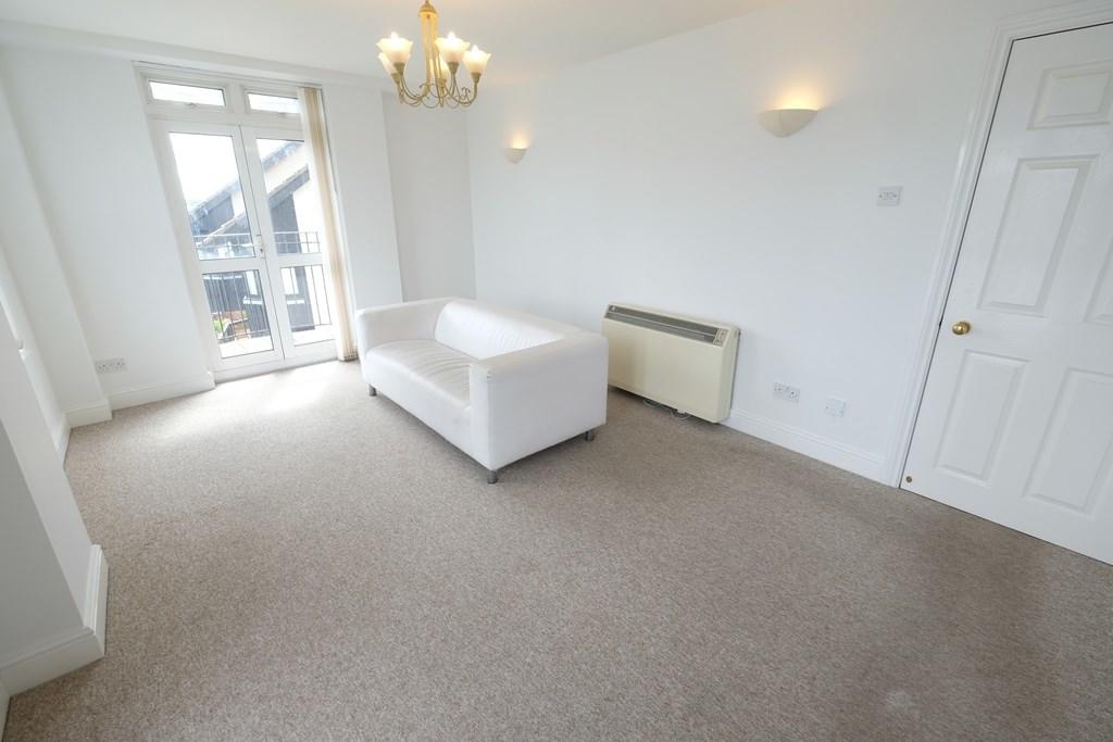 SITTING/DINING ROOM