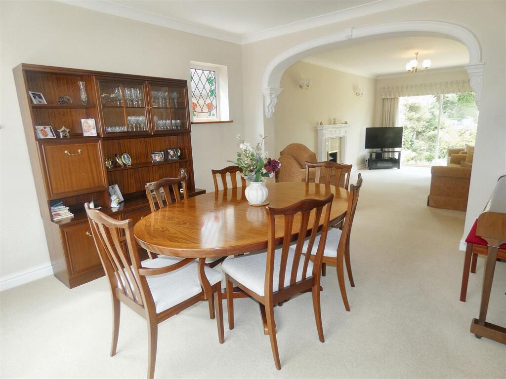 P1080754 (Large).jpg