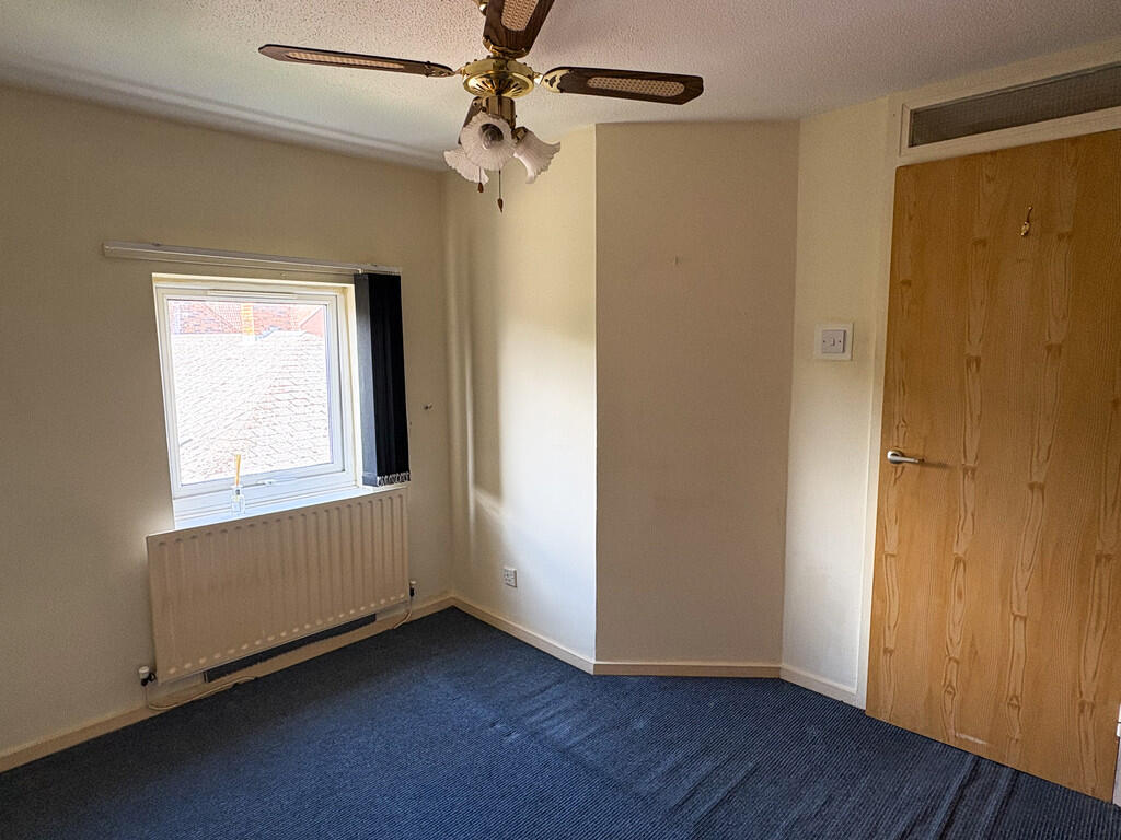 bedroom 1-2