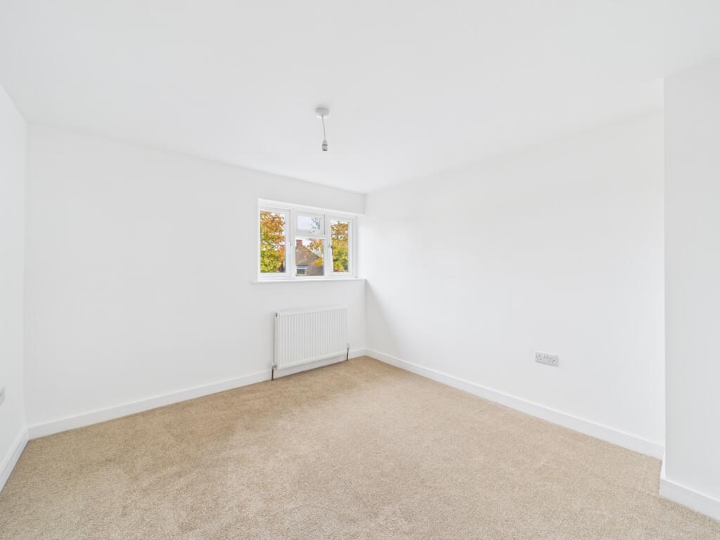 CAM01740G0-PR0458-STILL014