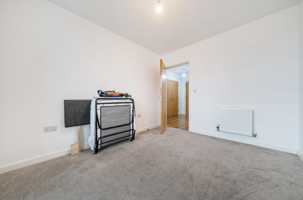 1387381-17-693822...