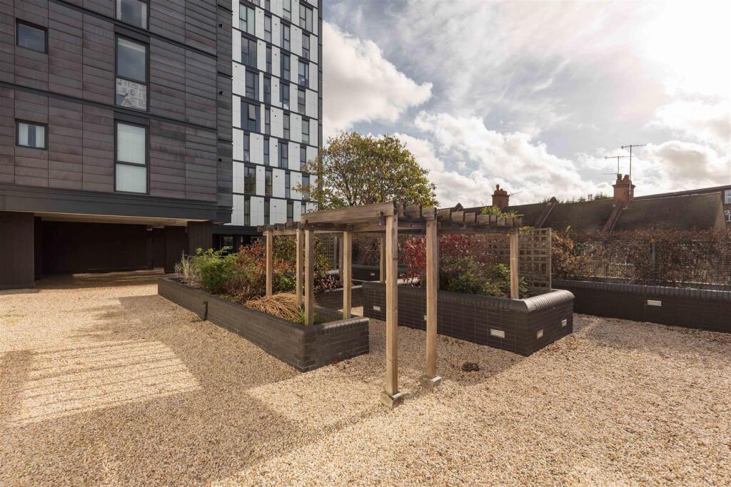 Centrillion Point, 2 Masons Avenue, Croydon CR0