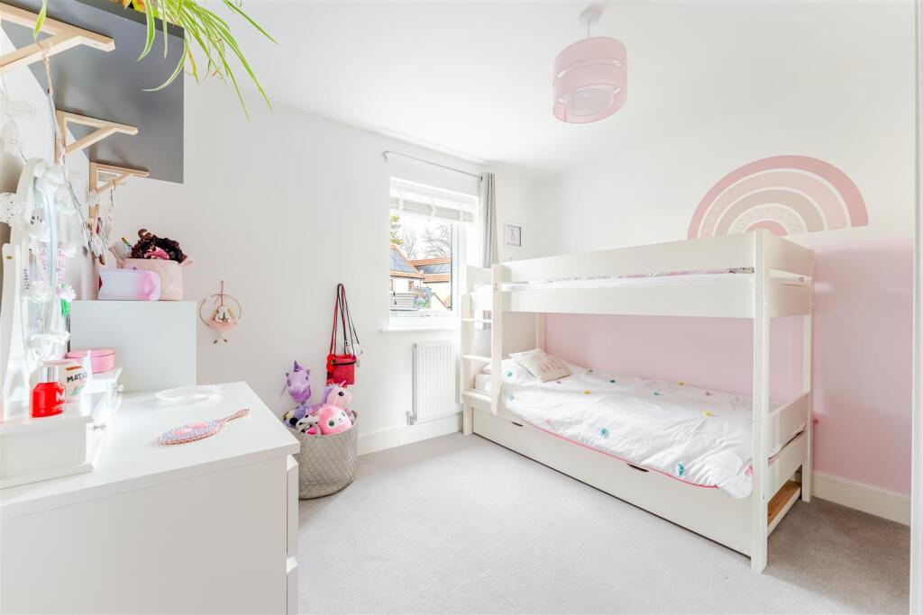 11 - bed 2.jpg