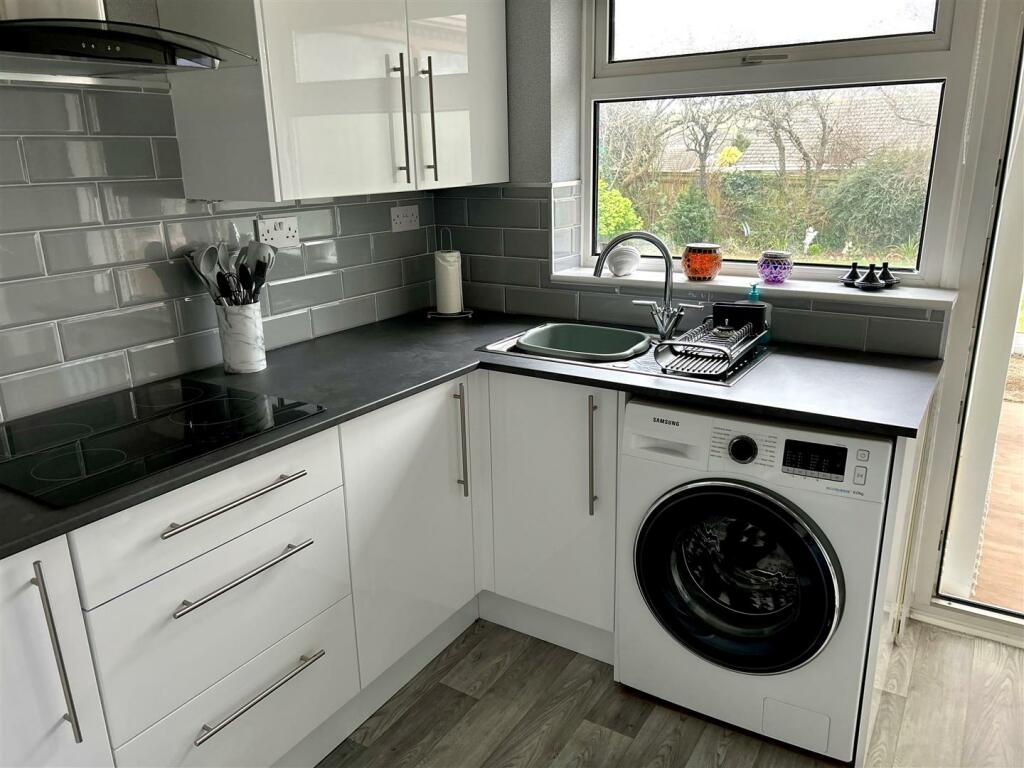 Broad Rig Ave 36 kitchen.jpg