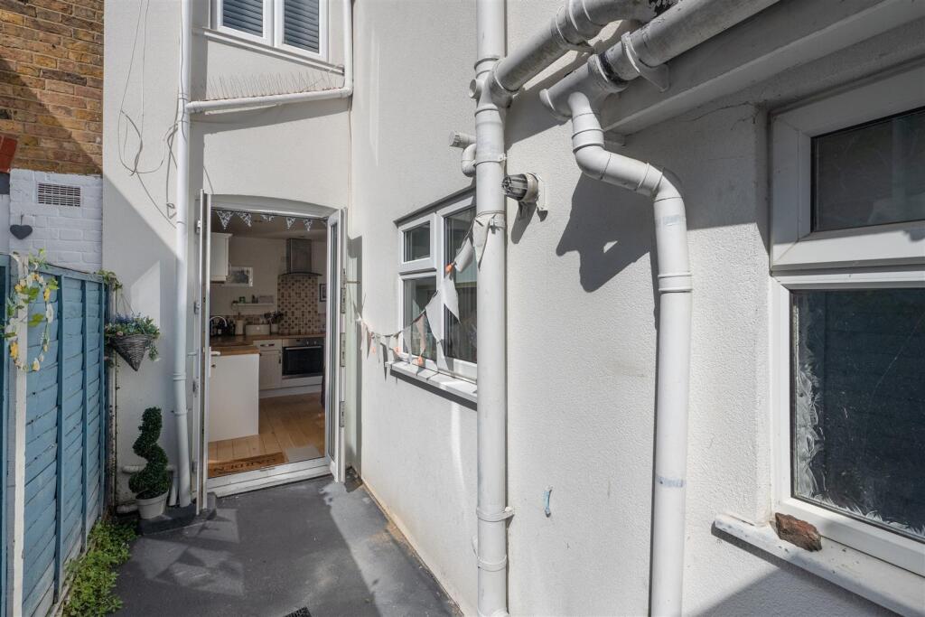 West Cliff, Whitstable