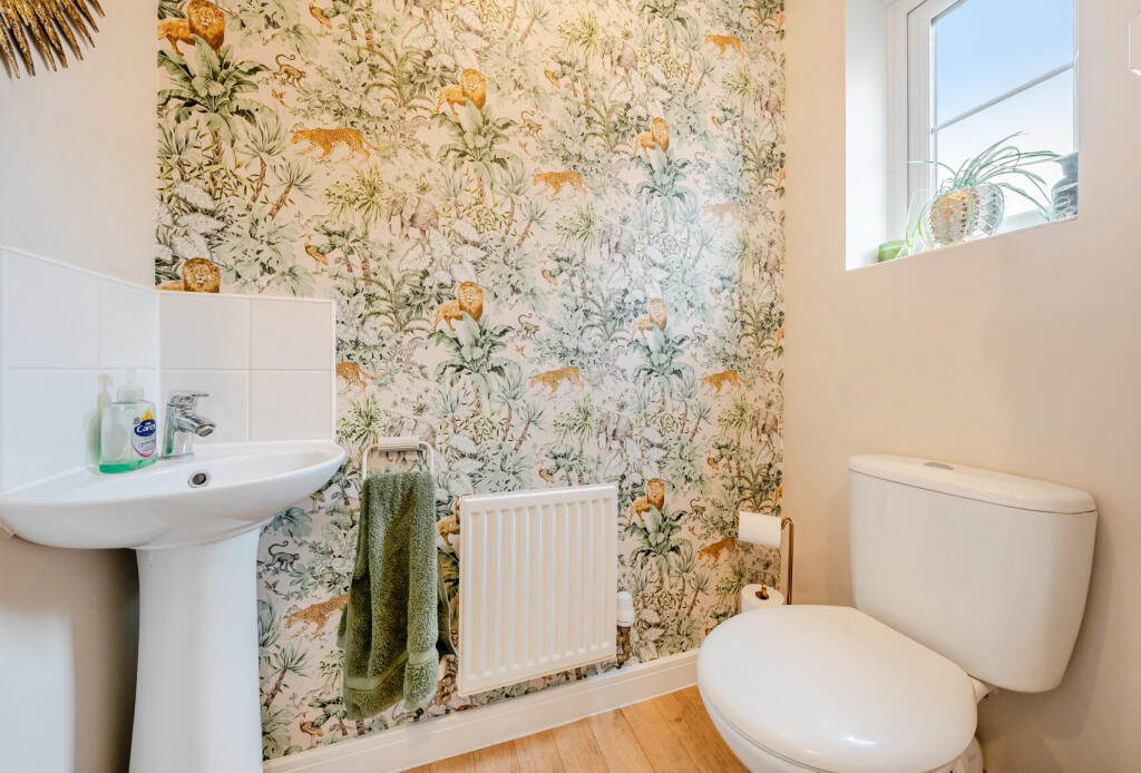 1385996-11-69282c...