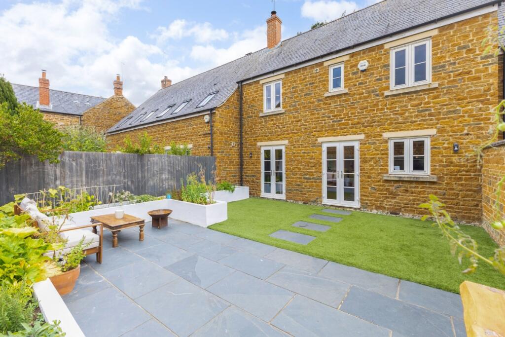 96106_6-Long-Wall...