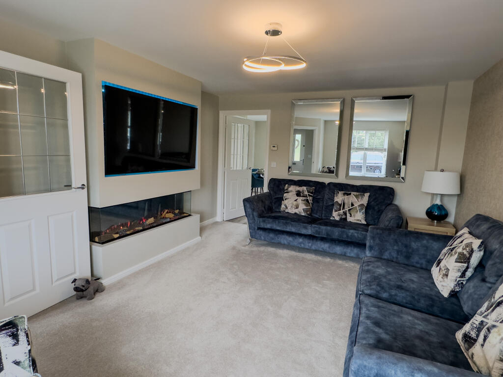 Lounge 4.jpg