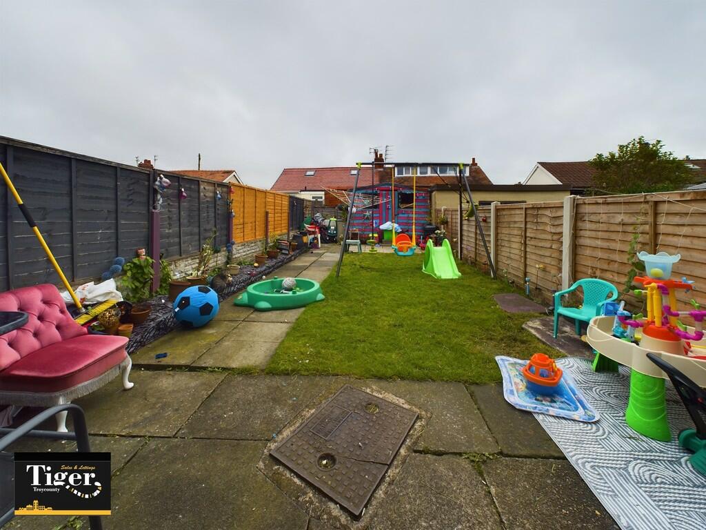 CAM02176G0-PR0303...