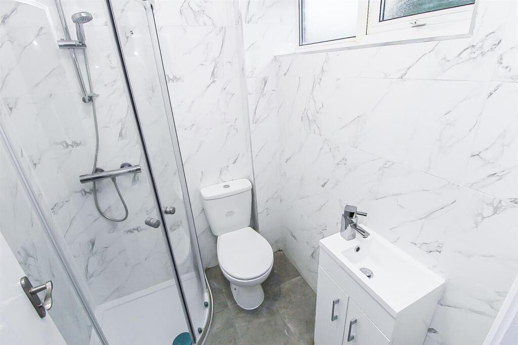SHOWER ROOM/W.C.